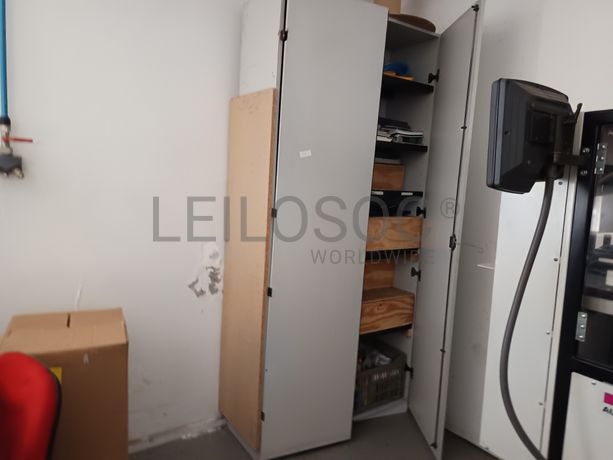 Secretárias · Cadeiras · Armários