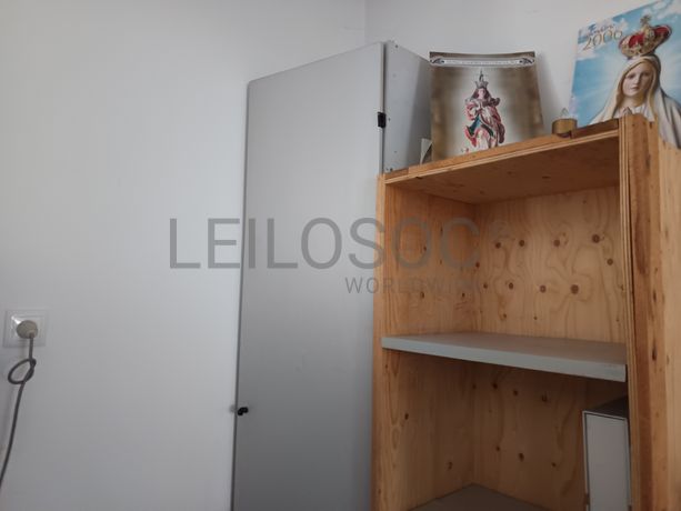 Secretárias · Cadeiras · Armários