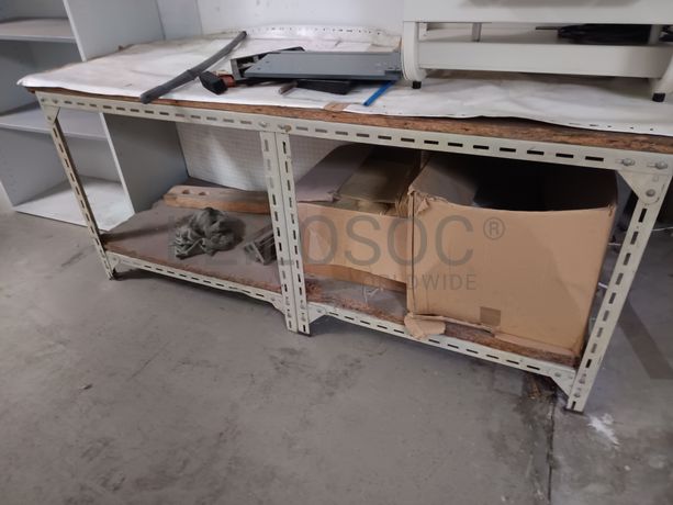 Bancada de Trabalho · Armário