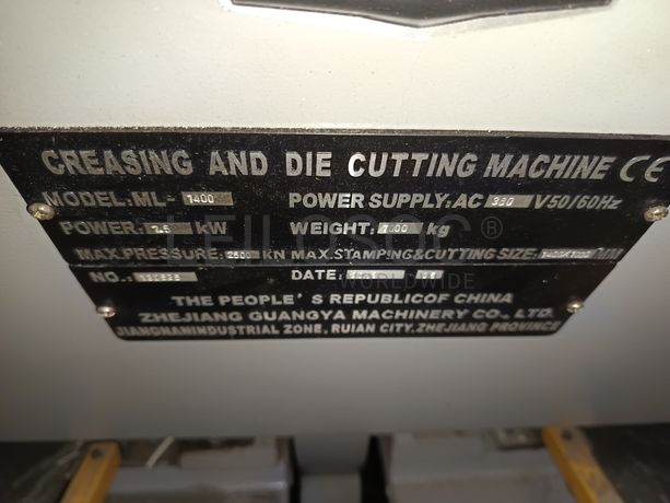 Máquina Troqueladora de Corte e Vinco