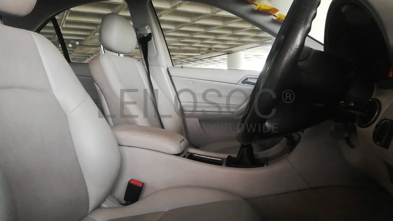 Mercedes Benz C200 Kompressor · Ano 2003