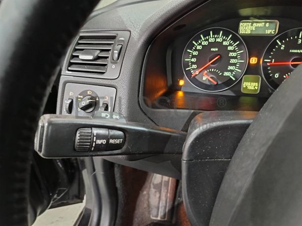 Volvo C30 · Ano 2013