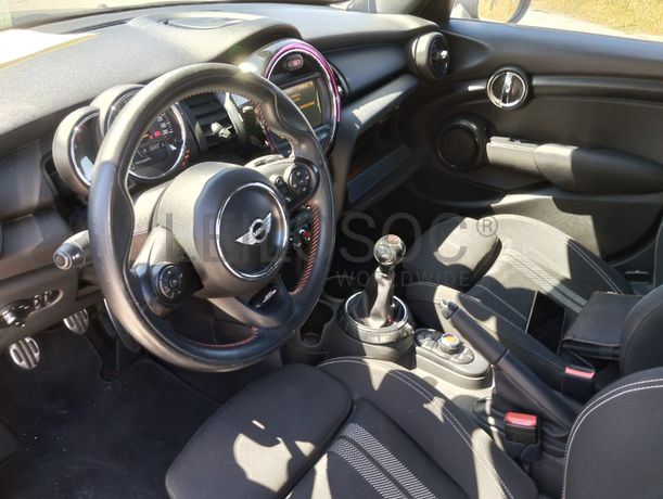Mini Cooper One D · Ano 2017