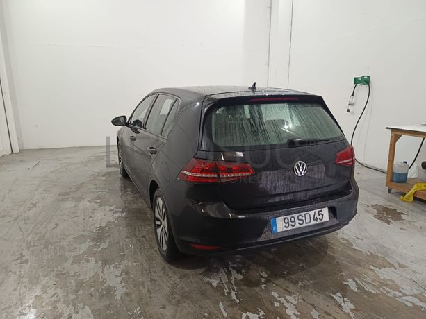 Volkswagen Golf · Ano 2016