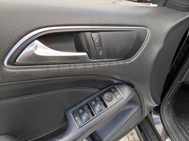 Mercedes-Benz B180 CDI · Ano 2012