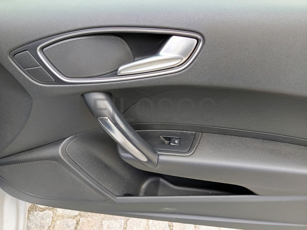 Audi A1 1.6 TDI · Ano 2013