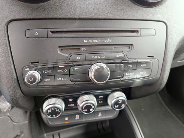 Audi A1 1.6 TDI · Ano 2013