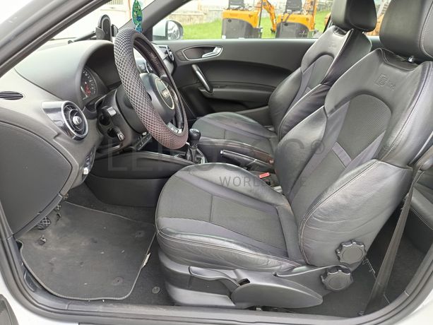 Audi A1 1.6 TDI · Ano 2013
