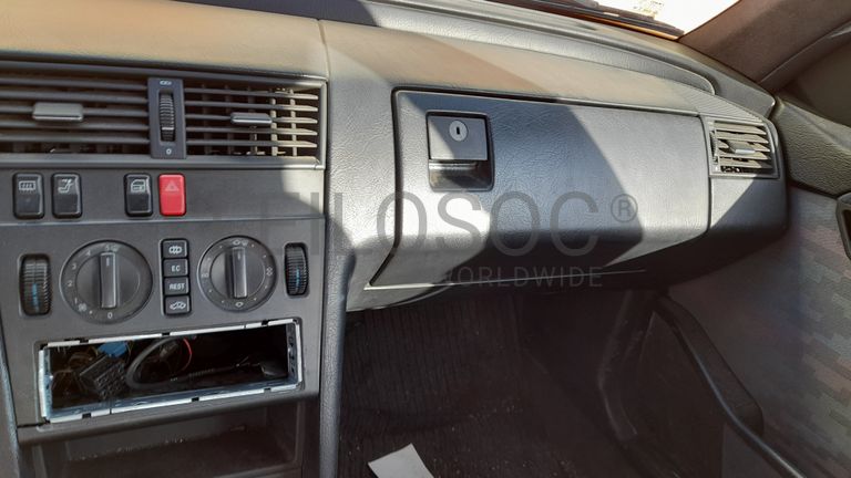 Mercedes-Benz C180 1.8 · Ano 1994