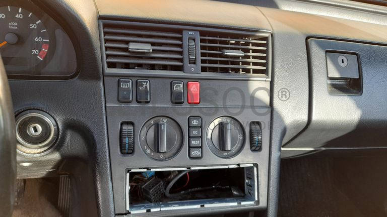 Mercedes-Benz C180 1.8 · Ano 1994