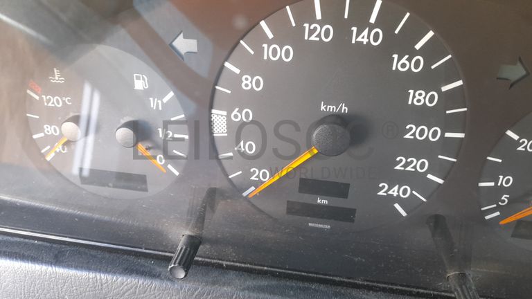 Mercedes-Benz C180 1.8 · Ano 1994