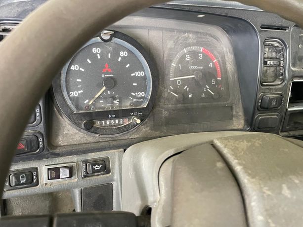 Mitsubishi Canter · Ano 2000