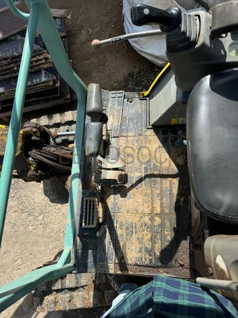 Mini Giratória Yanmar · Ano 2011