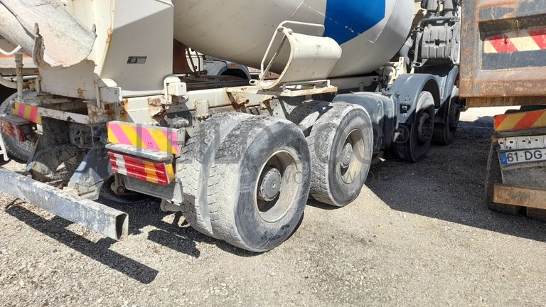 Autobetoneira Mercedes-Benz 3236B/42 8X4