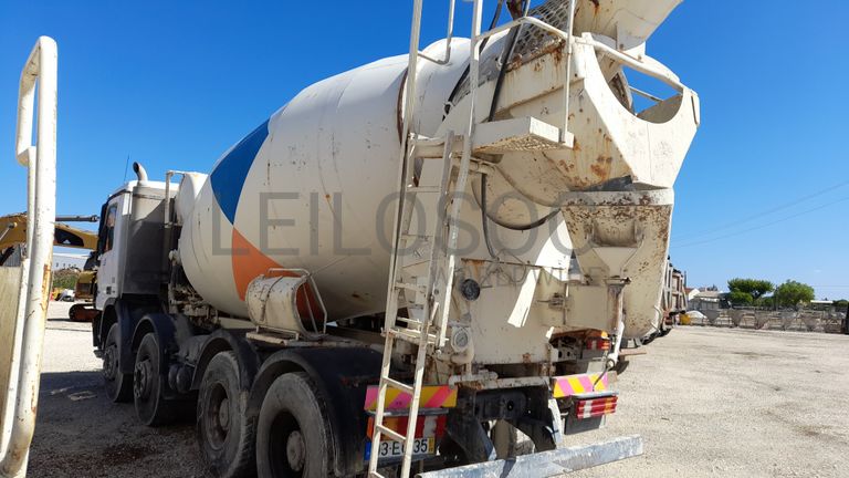 Autobetoneira Mercedes-Benz 3236B/42 8X4