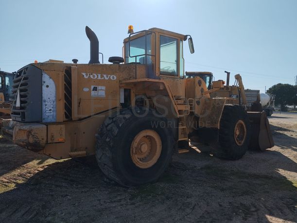 Pá Carregadora de Pneus 20 T Volvo L150E