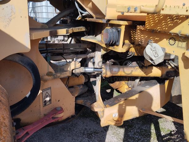 Pá Carregadora de Pneus 20 T Volvo L150E