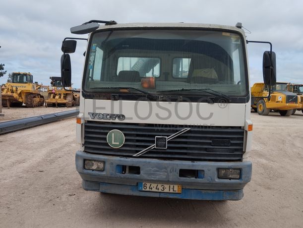 Camião Tri-basculante 15 T Volvo FL 615-50