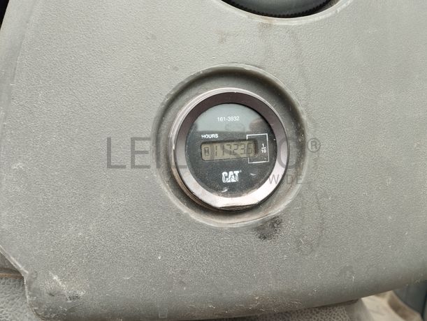 Conj. Ind. Pá e Retro de Pneus Caterpillar 428 DNF CM