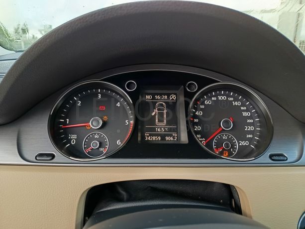 Volkswagen Passat · Ano 2011