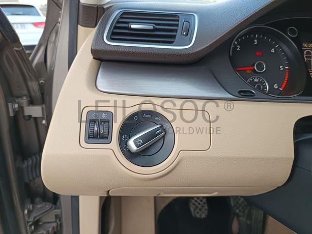 Volkswagen Passat · Ano 2011