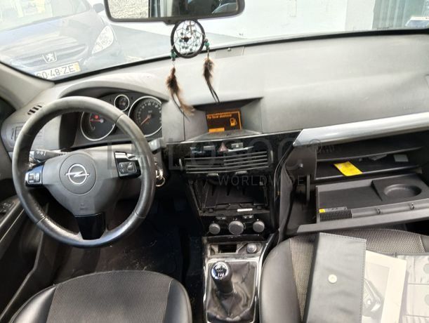 Opel Astra · Ano 2008