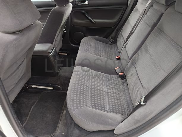 Volkswagen Passat · Ano 2001