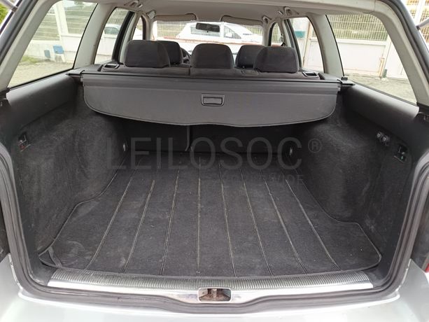 Volkswagen Passat · Ano 2001