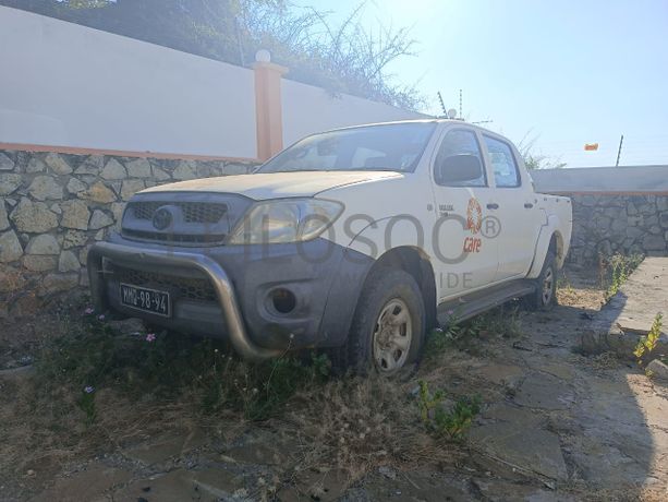 Toyota Hilux 2.5 · Ano 2009