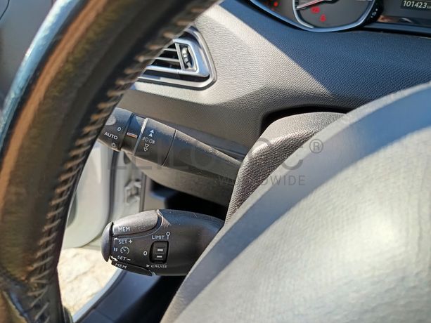 Peugeot 308 · Ano 2018