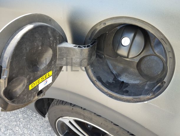 Peugeot 208 · Ano 2017