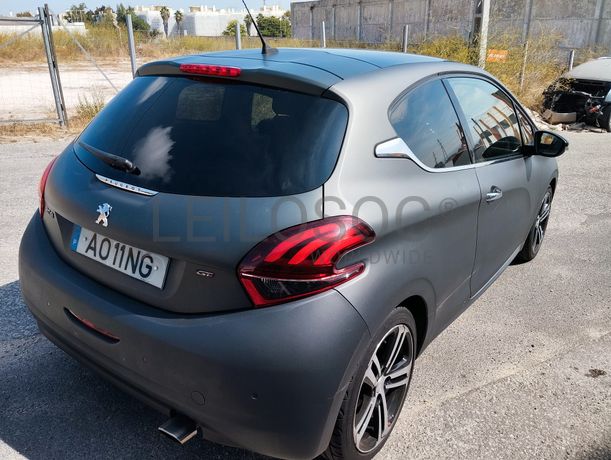 Peugeot 208 · Ano 2017