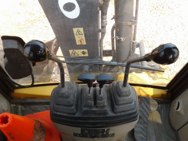 Retroescavadeira VOLVO BL61B