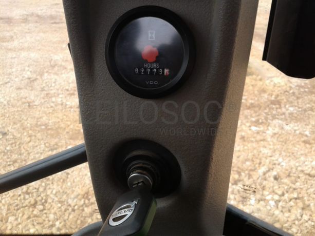 Retroescavadeira VOLVO BL61B