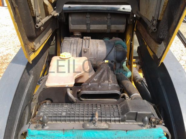 Retroescavadeira VOLVO BL61B