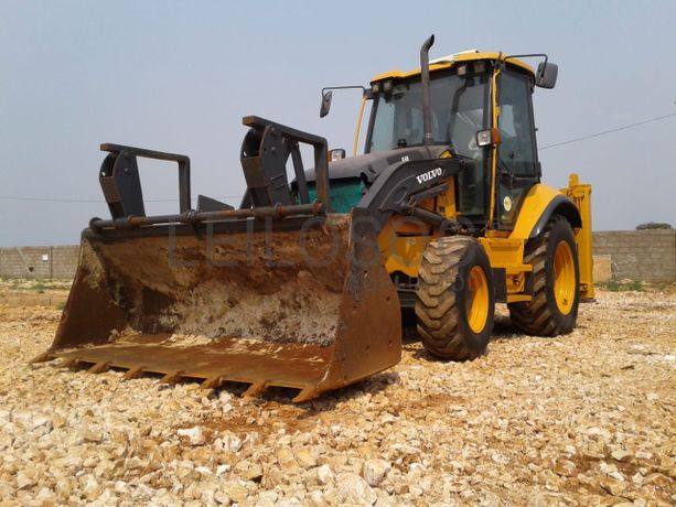 Retroescavadeira VOLVO BL61B