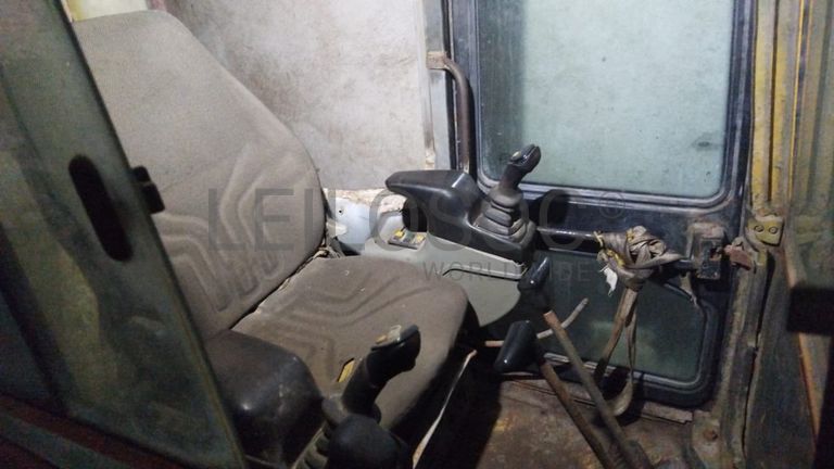 Escavadora VOLVO ECR88