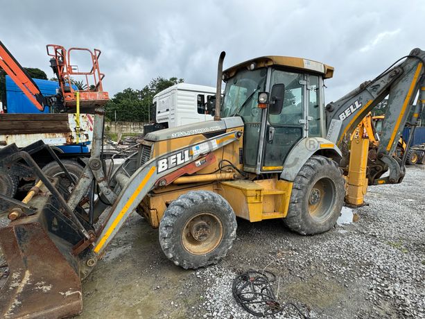 Rétrocaveuse BELL 315 SJ