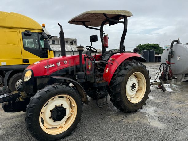 Tracteur agricole YTO X804