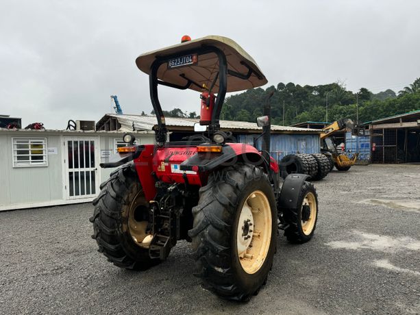 Tracteur agricole YTO X804