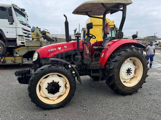 Tracteur agricole YTO X804