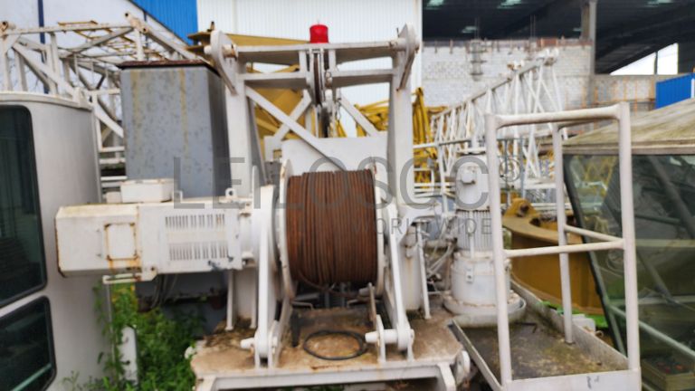 Grue à tour LIEBHERR 130 EC-B6