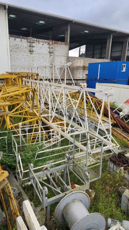 Grue à tour LIEBHERR 130 EC-B6