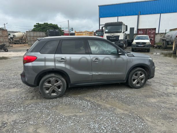 Véhicule léger SUZUKI VITARA