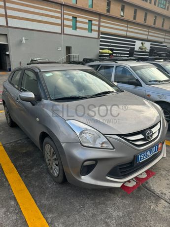 Véhicule léger TOYOTA STARLET