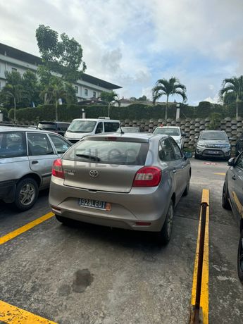 Véhicule léger TOYOTA STARLET