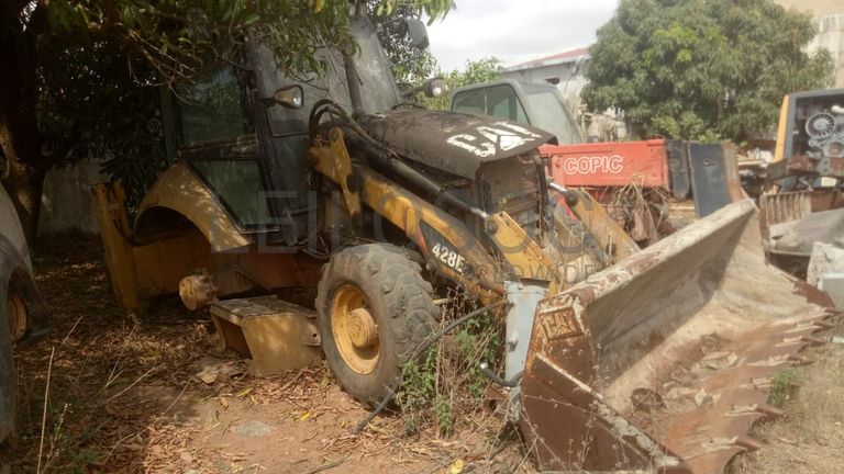 Retroescavadeira - CAT/428E