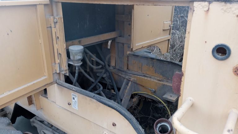 Retroescavadeira - Liugoneng/CLG816C