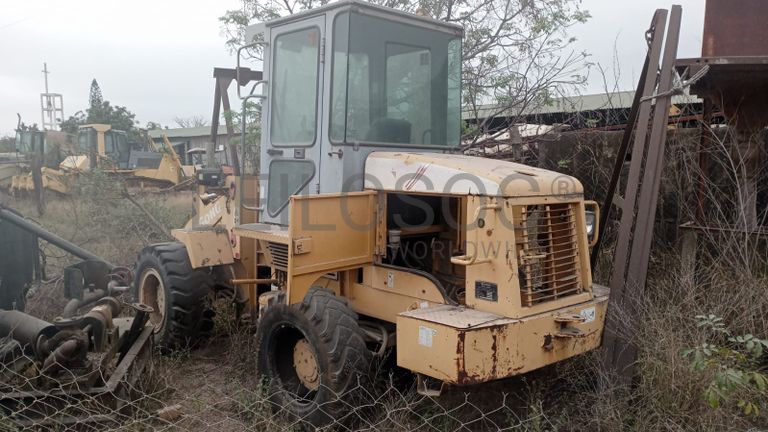 Retroescavadeira - Liugoneng/CLG816C