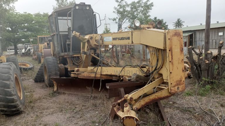 Niveladora - Mitsubishi/MG 530